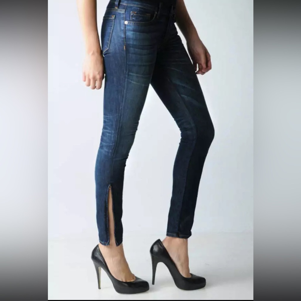 EUC 26 J Brand Y2K Low Rise Zipper Ankle Jeans